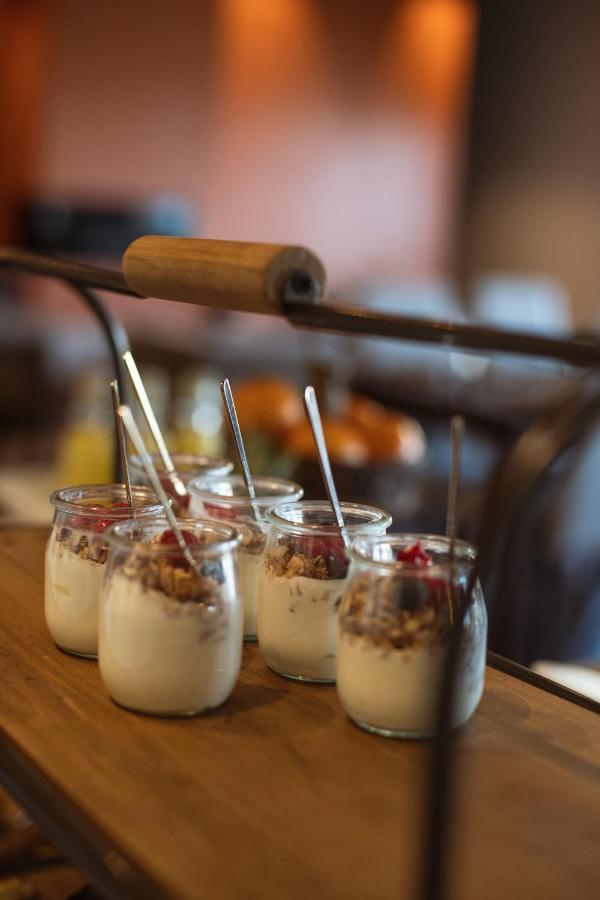 Mw Douro Wine & Spa Са́нта-Ма́рта-де-Пенагіа́н Екстер'єр фото Yoghurt with granola