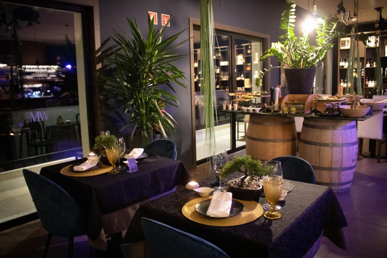 Mw Douro Wine & Spa Са́нта-Ма́рта-де-Пенагіа́н Екстер'єр фото Restaurant in the hotel
