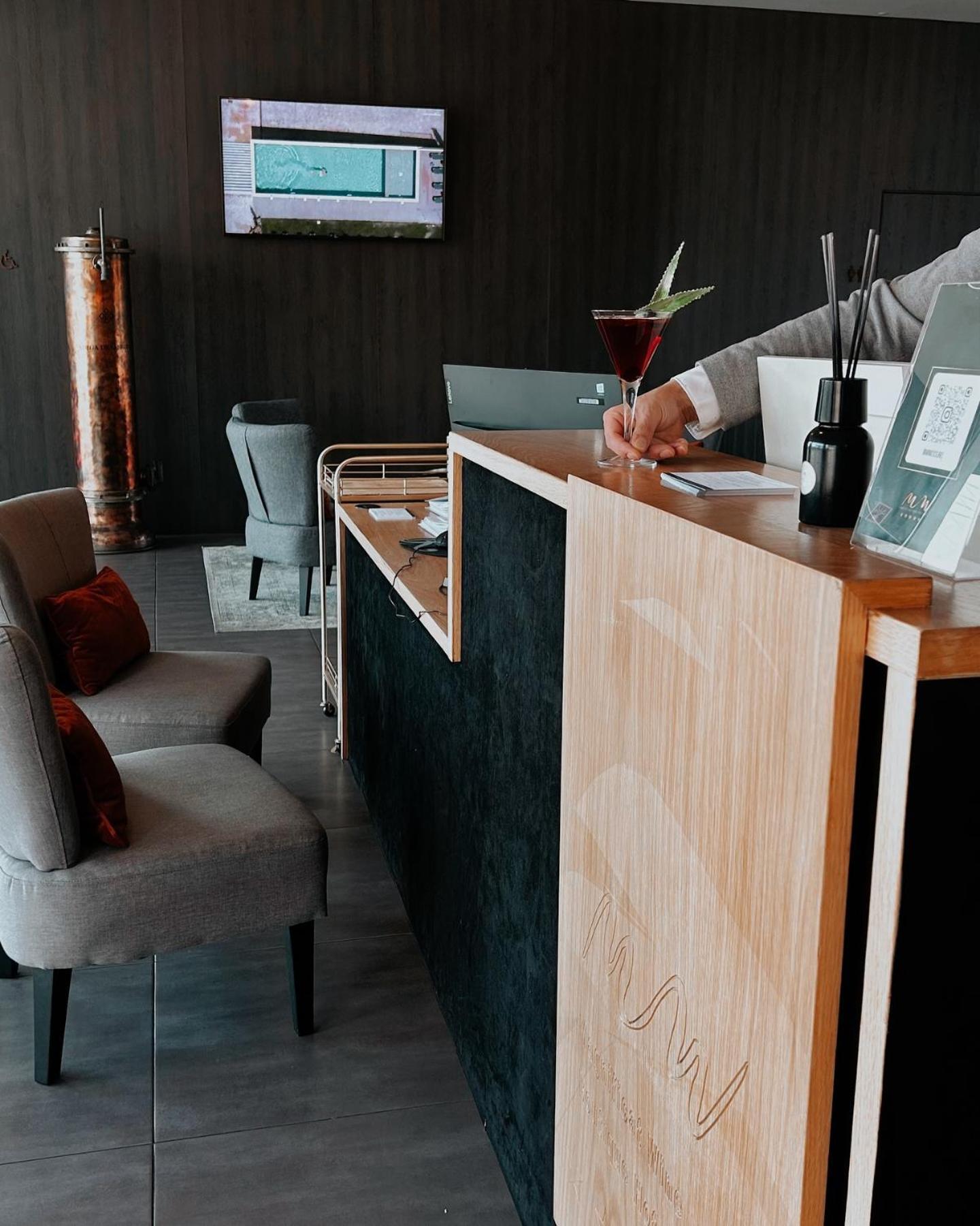 Mw Douro Wine & Spa Са́нта-Ма́рта-де-Пенагіа́н Екстер'єр фото Reception desk at a hotel